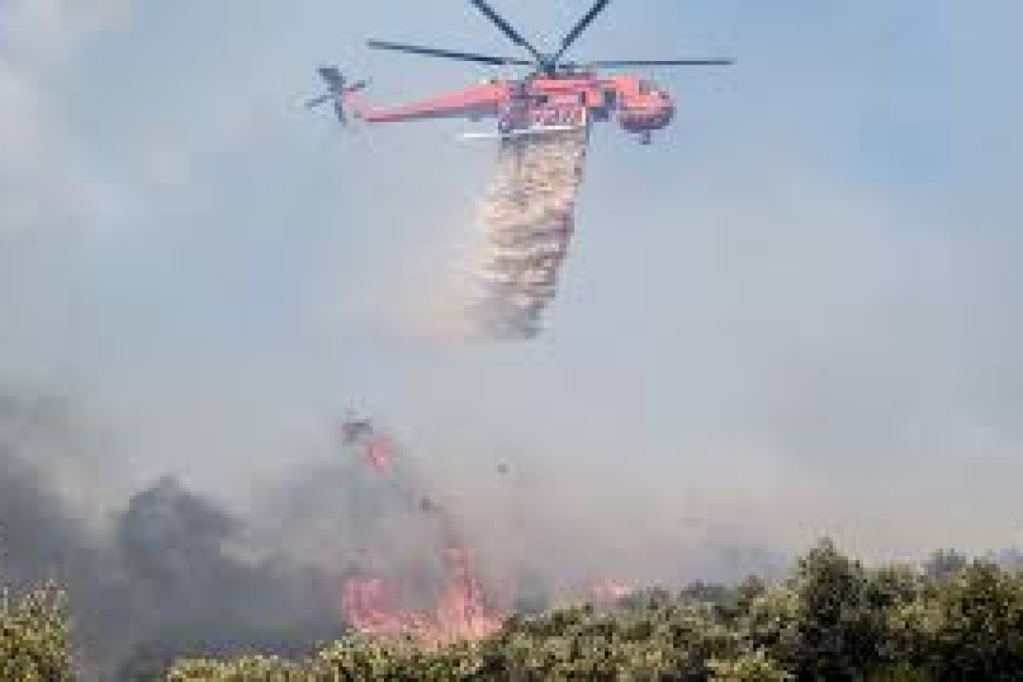 Μαίνεται για 3η μέρα η φωτιά στα Πιέρια όρη